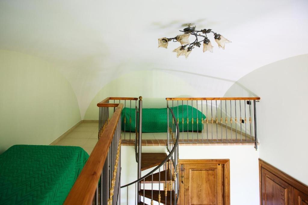 לינה וארוחת בוקר מסה לוברנסה Relais Il Pennino מראה חיצוני תמונה