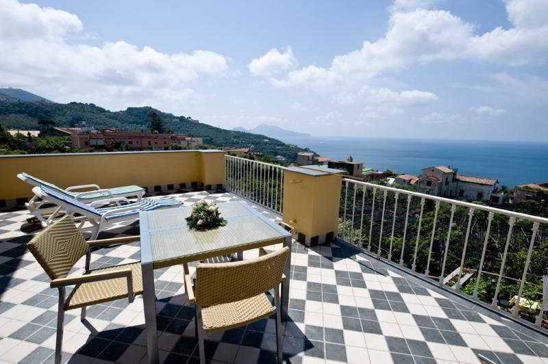 לינה וארוחת בוקר מסה לוברנסה Relais Il Pennino מראה חיצוני תמונה