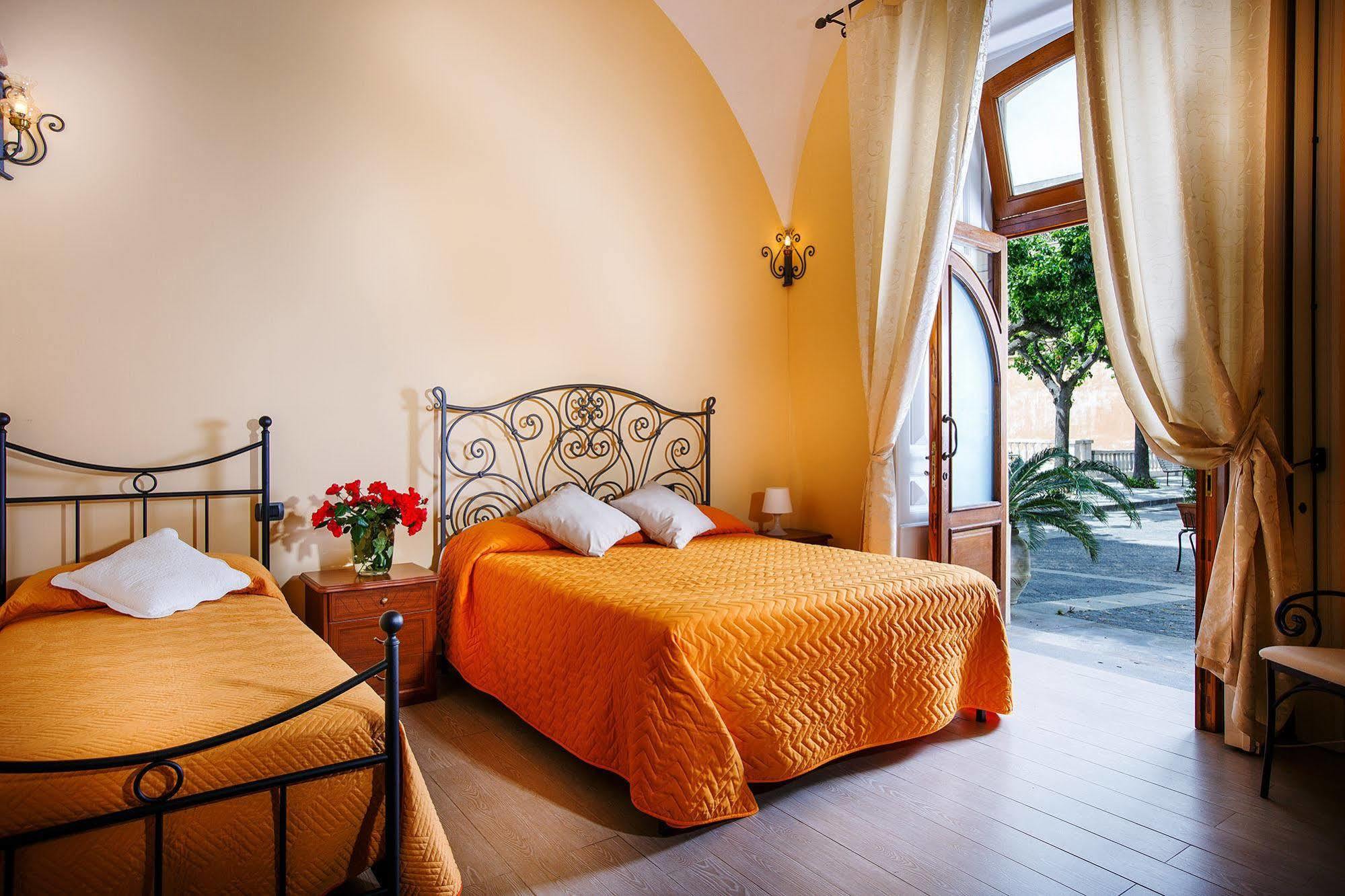 לינה וארוחת בוקר מסה לוברנסה Relais Il Pennino מראה חיצוני תמונה