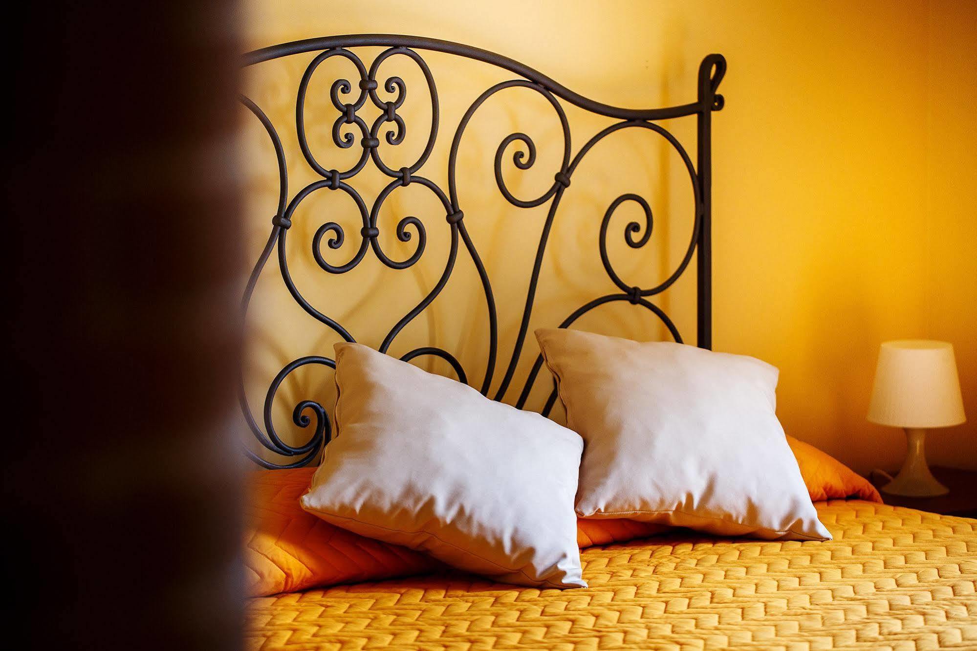 לינה וארוחת בוקר מסה לוברנסה Relais Il Pennino מראה חיצוני תמונה